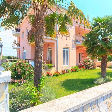 4 Palme Apartments A Funtana Exterior photo